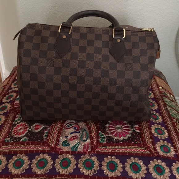 Authentic Louis Vuitton speedy bag 25