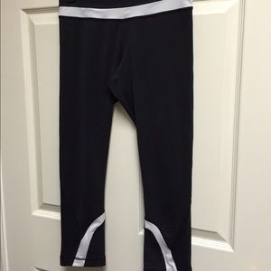 Lululemon Run Inspire Crop II Size 6