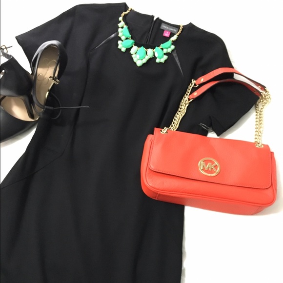 Michael Kors Handbags - ⚠ FLASH SALE ⚠️Michael Kors leather bag (NWOT)