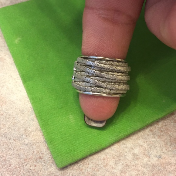 Silver ring - Picture 2 of 2