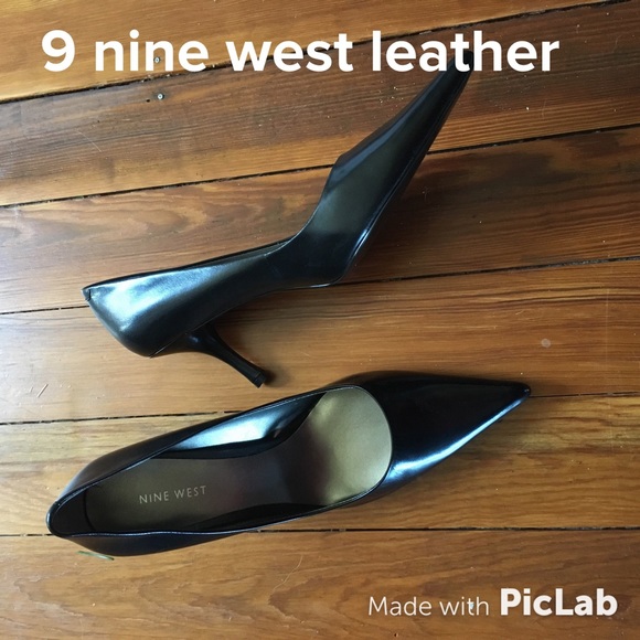 Nine West black leather pump