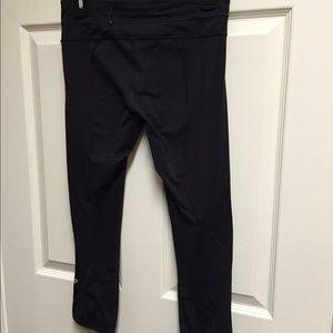 Lululemon Run Inspire Crop II Size 6