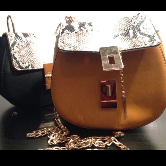 Cute and trendy new structured crossbody bag - Picture 3 of 4