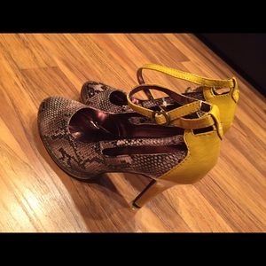 Snake skin/ yellow dress heels
