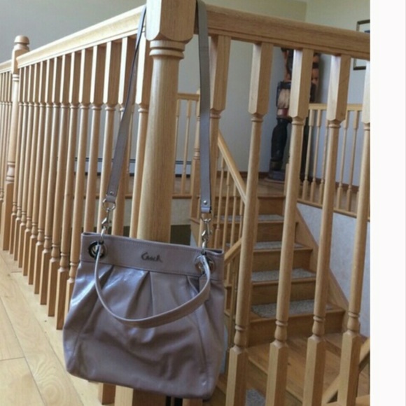 TRADE w/ keylaocasio Authentic tan coach Crossbody