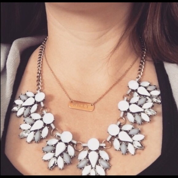 Beautiful necklace - Picture 2 of 2