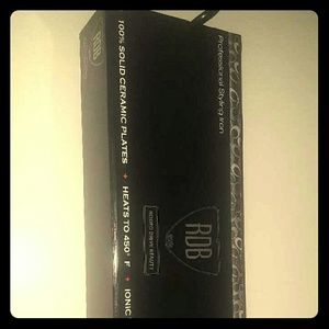 Professional hair iron