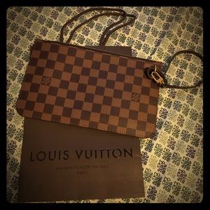 Authentic Louis Vuitton Pouchette
