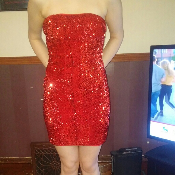 Small Semi formal Dress strapless