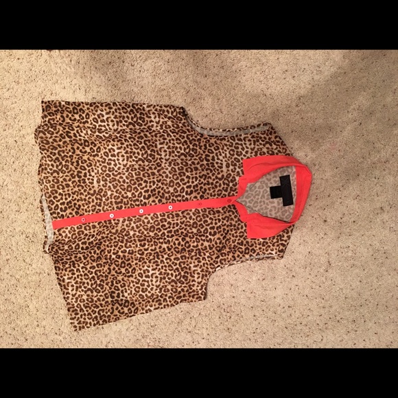 Cheetah print sleeveless top