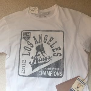 Small retro brand LA Kings tee