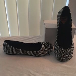 Rocket Dog Houndstooth Flats - great condition