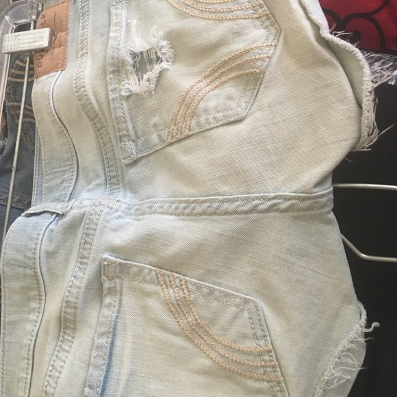 Shorts - Picture 3 of 3