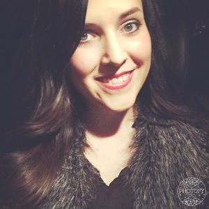 Meet your Posher, Lauren