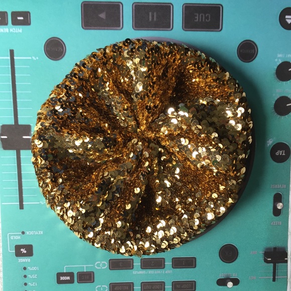 Luxury Divas Accessories - Gold Sequined Beanie