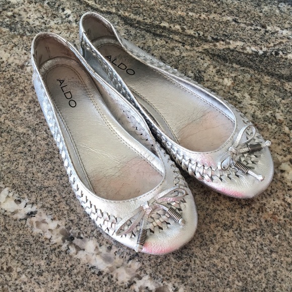 ALDO Silver leather flats sz 37 women's dress shoe