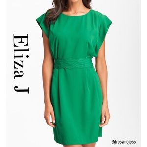 ⭐️SALE⭐️Emerald Green Eliza J Dress