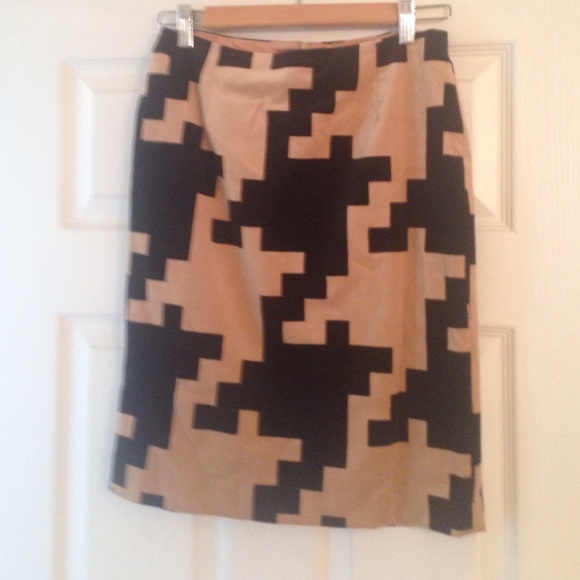 Black and camel velvet like fabric skirt