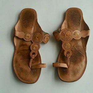 BEAUTIFUL INDIAN-MADE THONG SANDALS