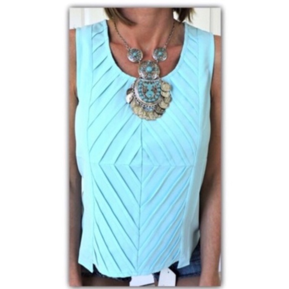 Beautiful pale blue top Sz S M L - Picture 2 of 2