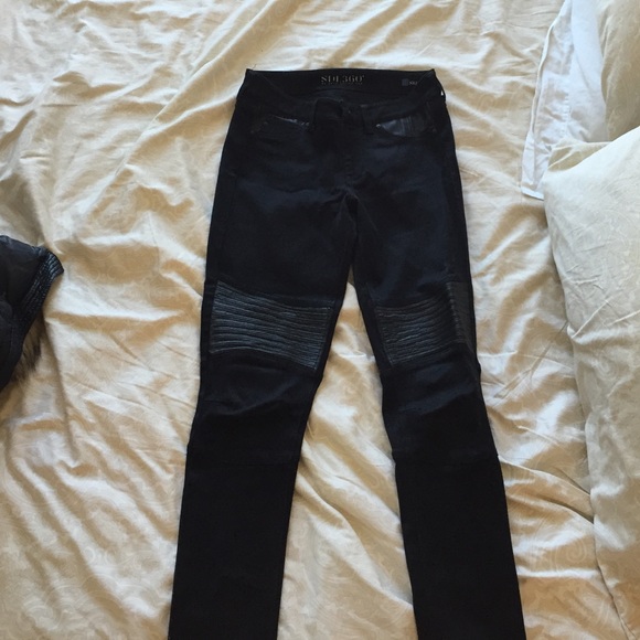 Black skinny jeans size 26