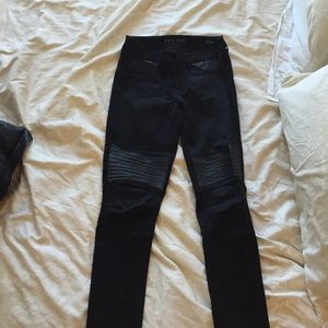 Black skinny jeans size 26
