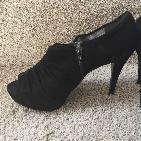 Marc Fischer peep toed black heels - Picture 3 of 4