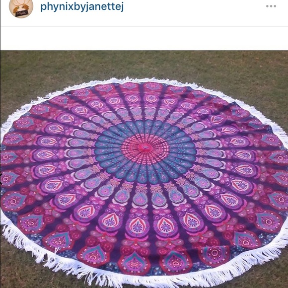 Round beach blanket