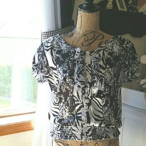 SOLD IN BUNDLE Black and White Floral Top NWOT