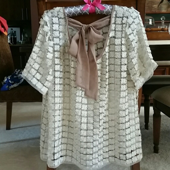 Boutique lace top with bow. Sz S - Picture 1 of 4