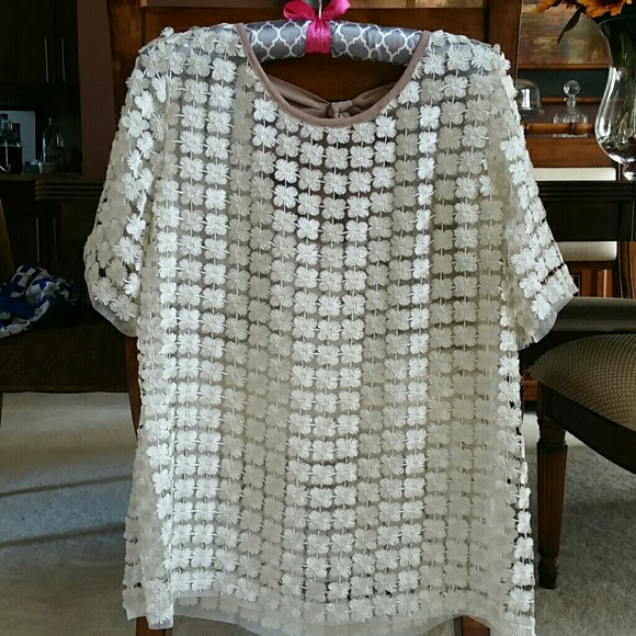 Boutique lace top with bow. Sz S - Picture 2 of 4