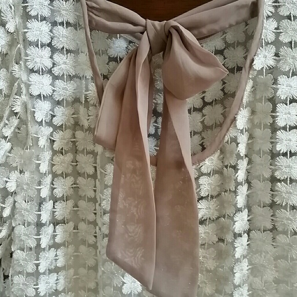 Boutique lace top with bow. Sz S - Picture 4 of 4