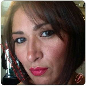 Meet your Posher, Adriana