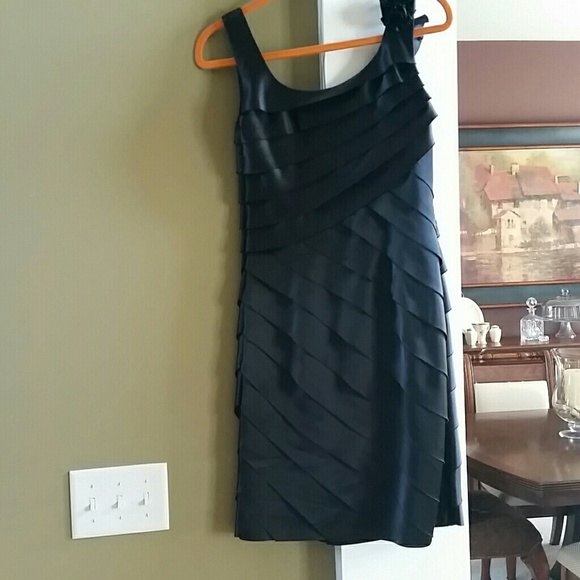 Jessica Simpson Dress Sz 8, fits like 6 - Picture 3 of 4