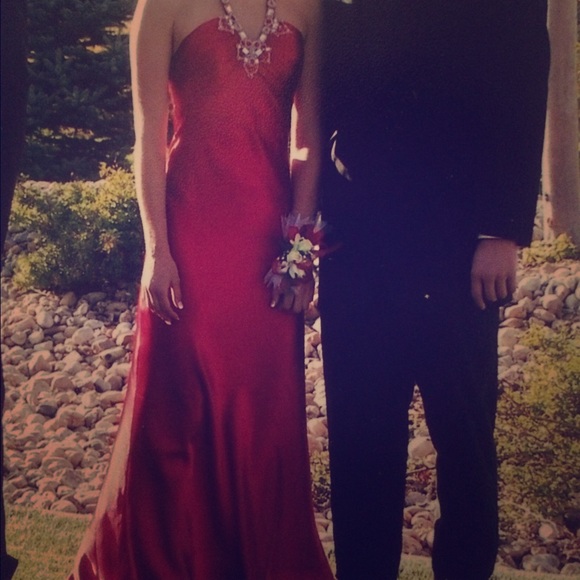 Morgan and CO Red Prom Dress size 3/4, 70 % off - Picture 1 of 3