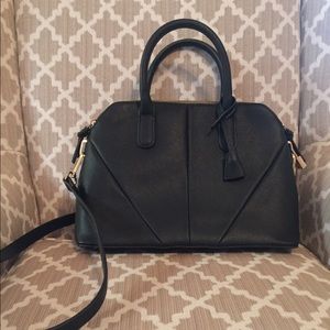 Black purse great for work and casual.