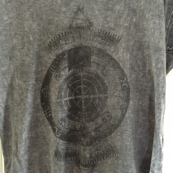 Urban Outfitters Gray Shirt - Picture 2 of 2