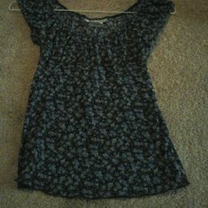 Cute flowly floral top