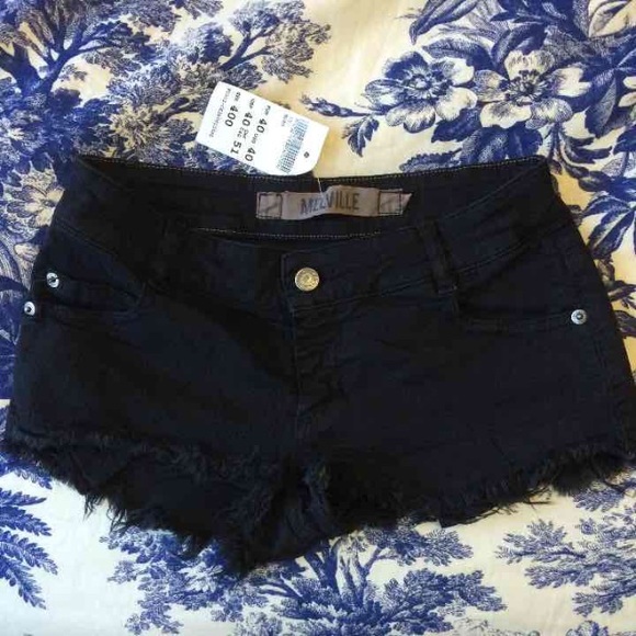 BNWT brandy Melville black shorts