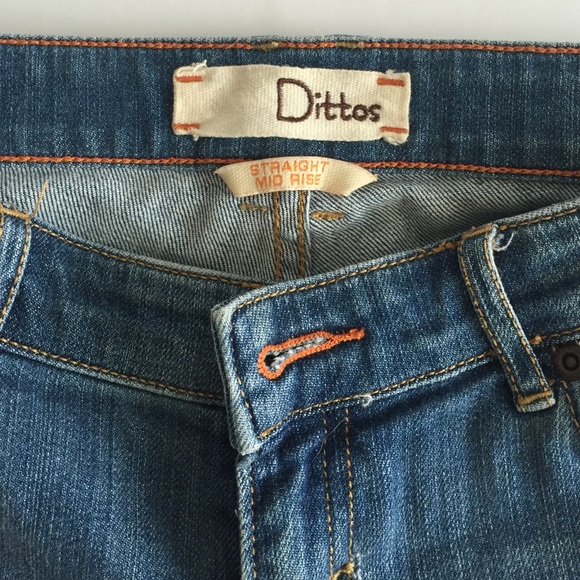 ❌❌SOLD❌❌Like New Condition Straight Mid Rise Jeans - Picture 2 of 4