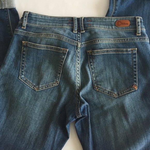 ❌❌SOLD❌❌Like New Condition Straight Mid Rise Jeans - Picture 3 of 4