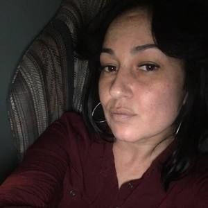 Meet your Posher, Yolanda