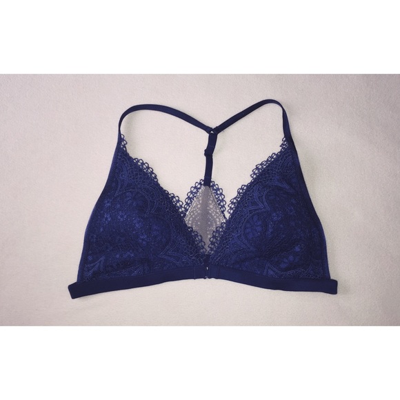 ❌SOLD❌ NEVER USED, Victoria's Secret bralette - Picture 2 of 4