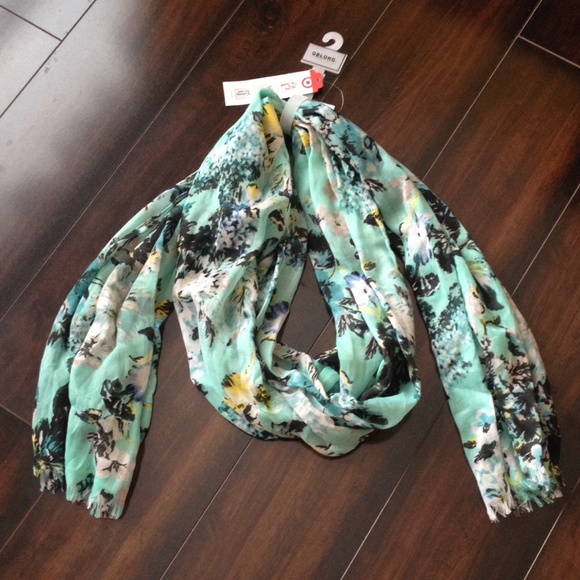 Merona Accessories - *New with Tags* Beautiful Spring Scarf