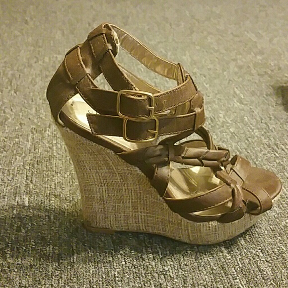 Shoes - Picture 2 of 3