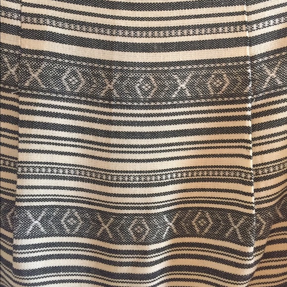 Patterned striped skirt with orange back zipper - Picture 4 of 4