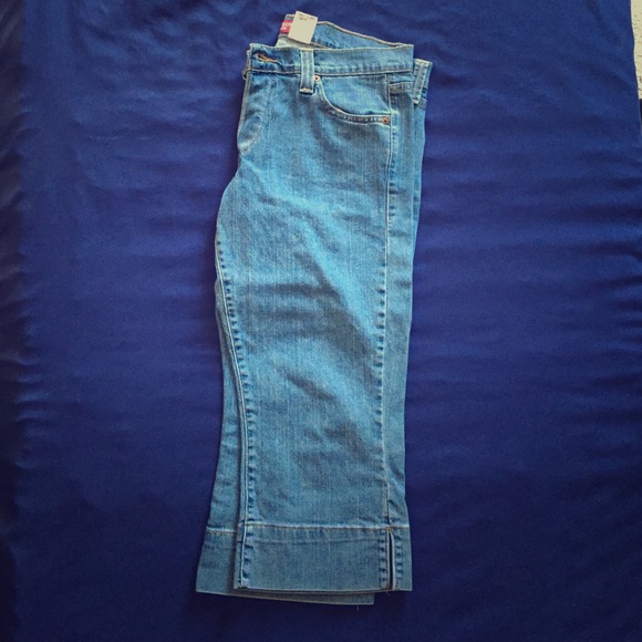 ‼️ price drop‼️Levis Capris