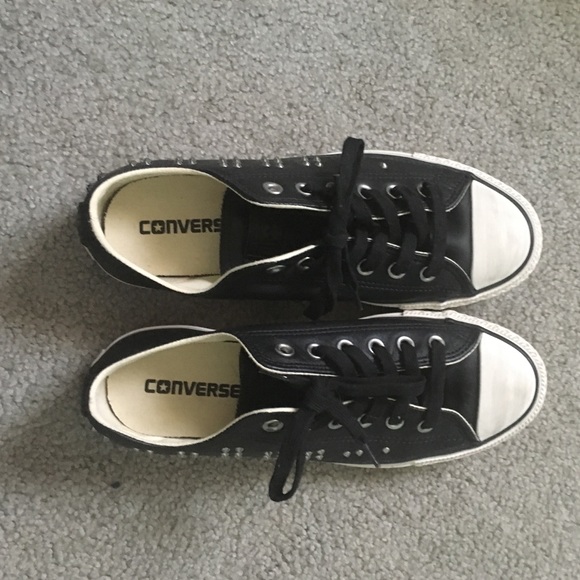 BLACK STUDDED AUTHENTIC CONVERSE