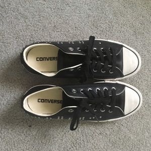 BLACK STUDDED AUTHENTIC CONVERSE