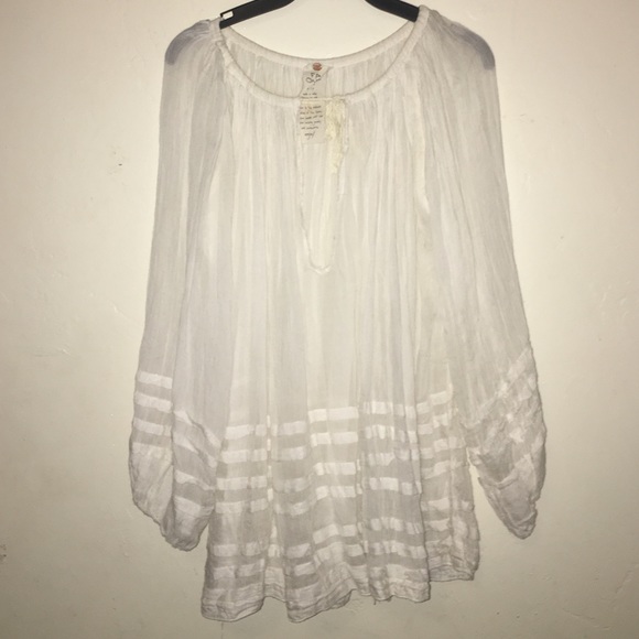 •Cleaning out Sale• Free People peasant shirt